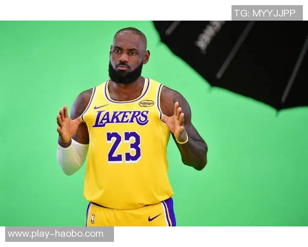 湖人三分如雨下全场34投19中命中率高达559展现强大火力